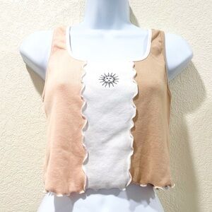 Tally Weijl cropped color block tee sun logo neutral colors | Juniors Sz L